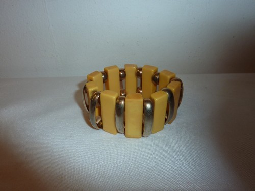 Vtg butterscotch bakelite - butterscotch,